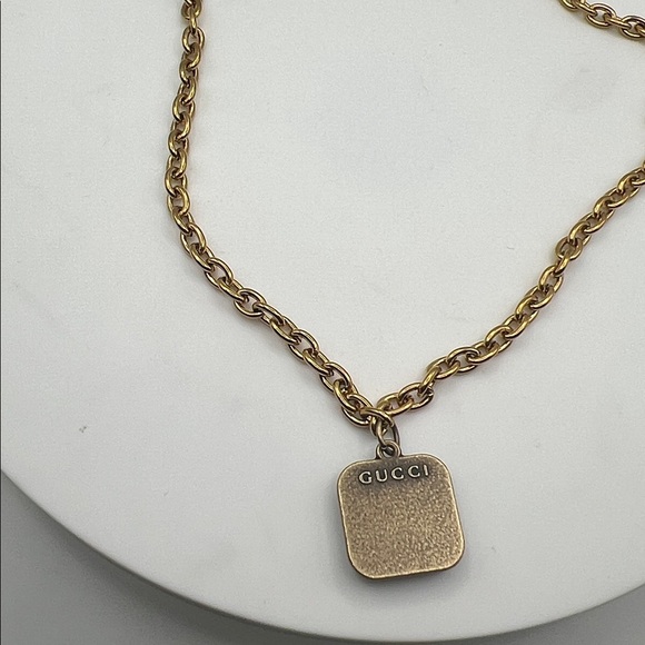 947. 18k Antique Gold Plated Chain Necklace with GG Pendant. - Picture 5 of 5